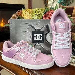 Brand New DC Shoes Cure Sneakers Manteca Lilac Rose Low Skate Leather Iridescent